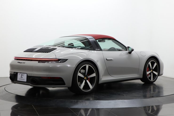 ポルシェ 911(Type992) Targa 4S PDK オプションカラー：クレヨン