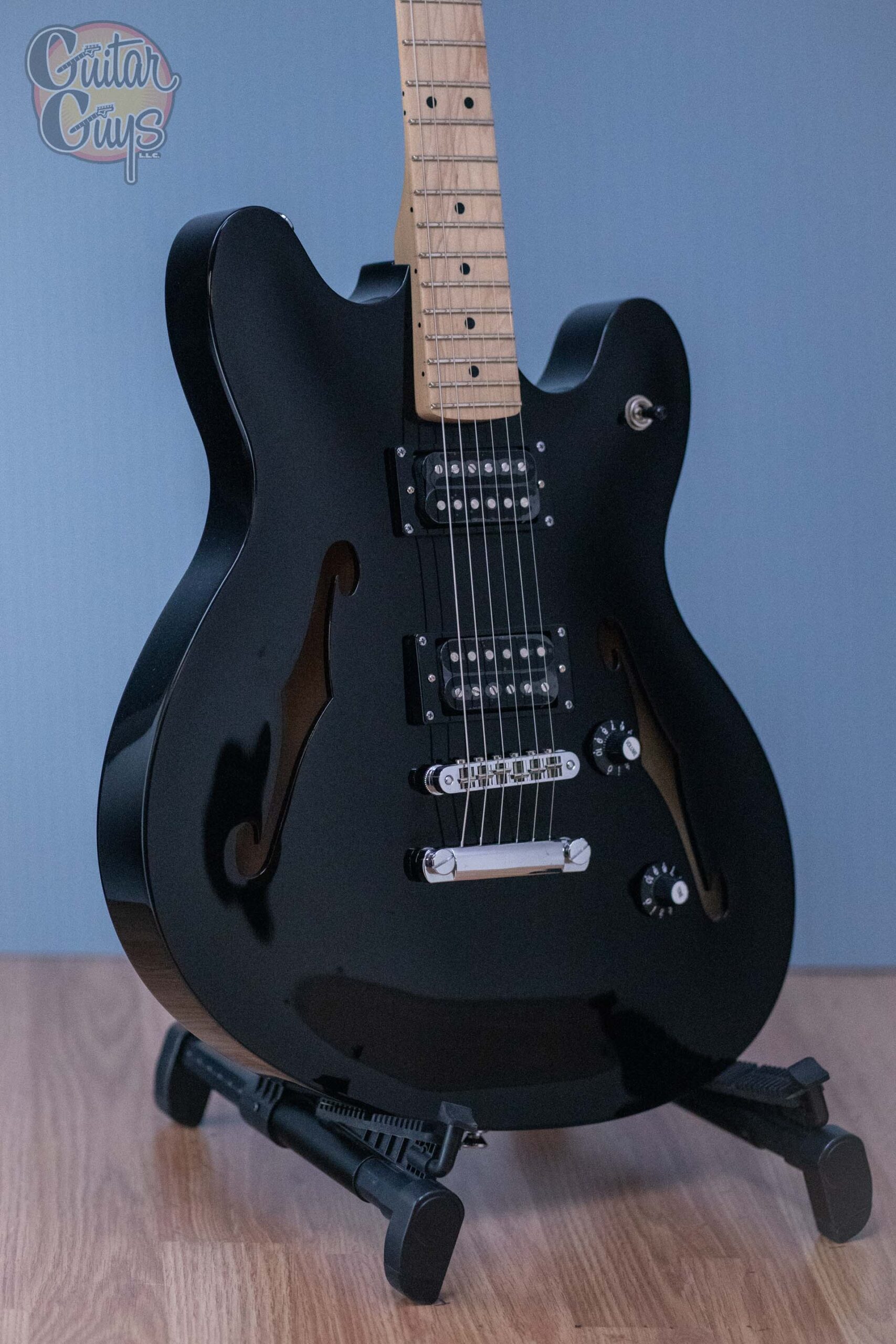 Squier Starcaster ブラック セミアコ Squier Starcaster ブラック