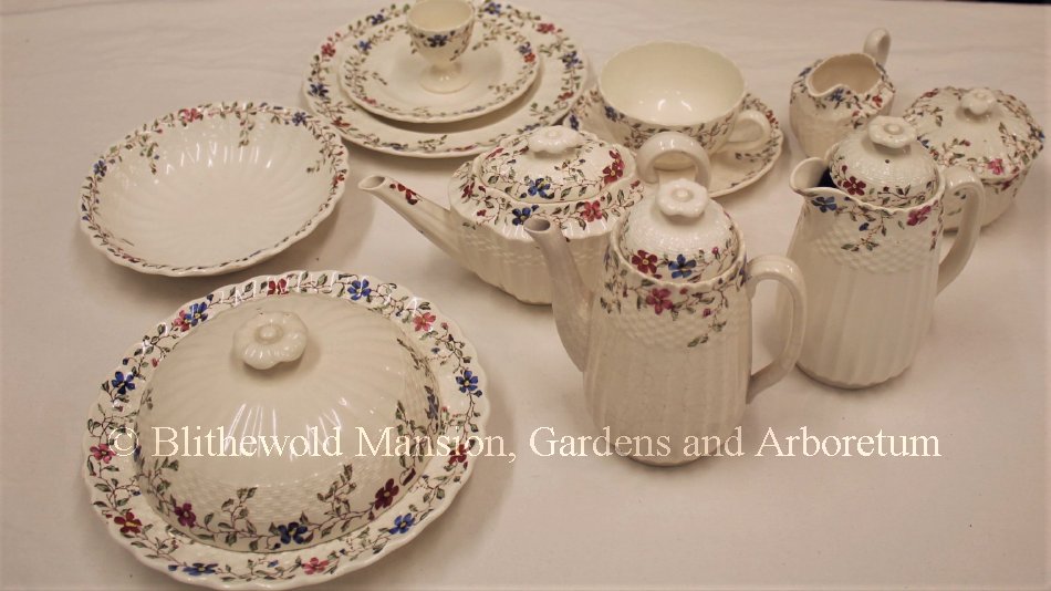 1976.1.1465 - Teapot | Blithewold Mansion Garden & Arboretum