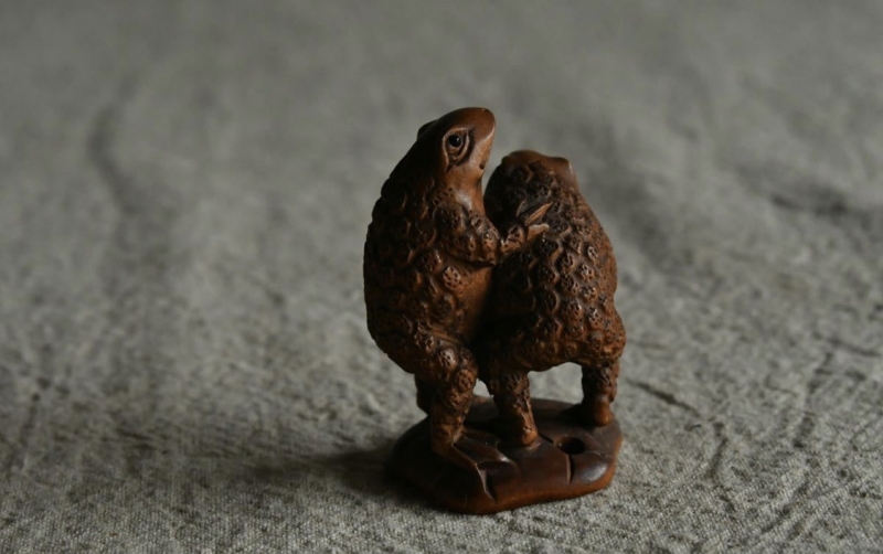 古美術】カエル 根付 光玉 在銘 木彫 蛙 Netsuke 彫刻 超絶技巧