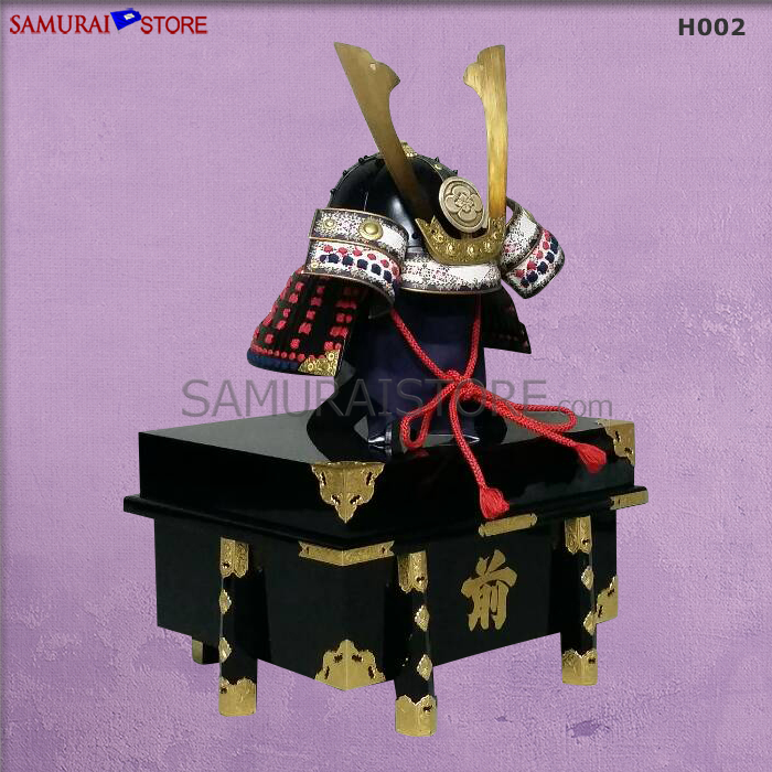 H002 黒塗 星兜 (鍬形/家紋) - サムライストア SAMURAI STORE