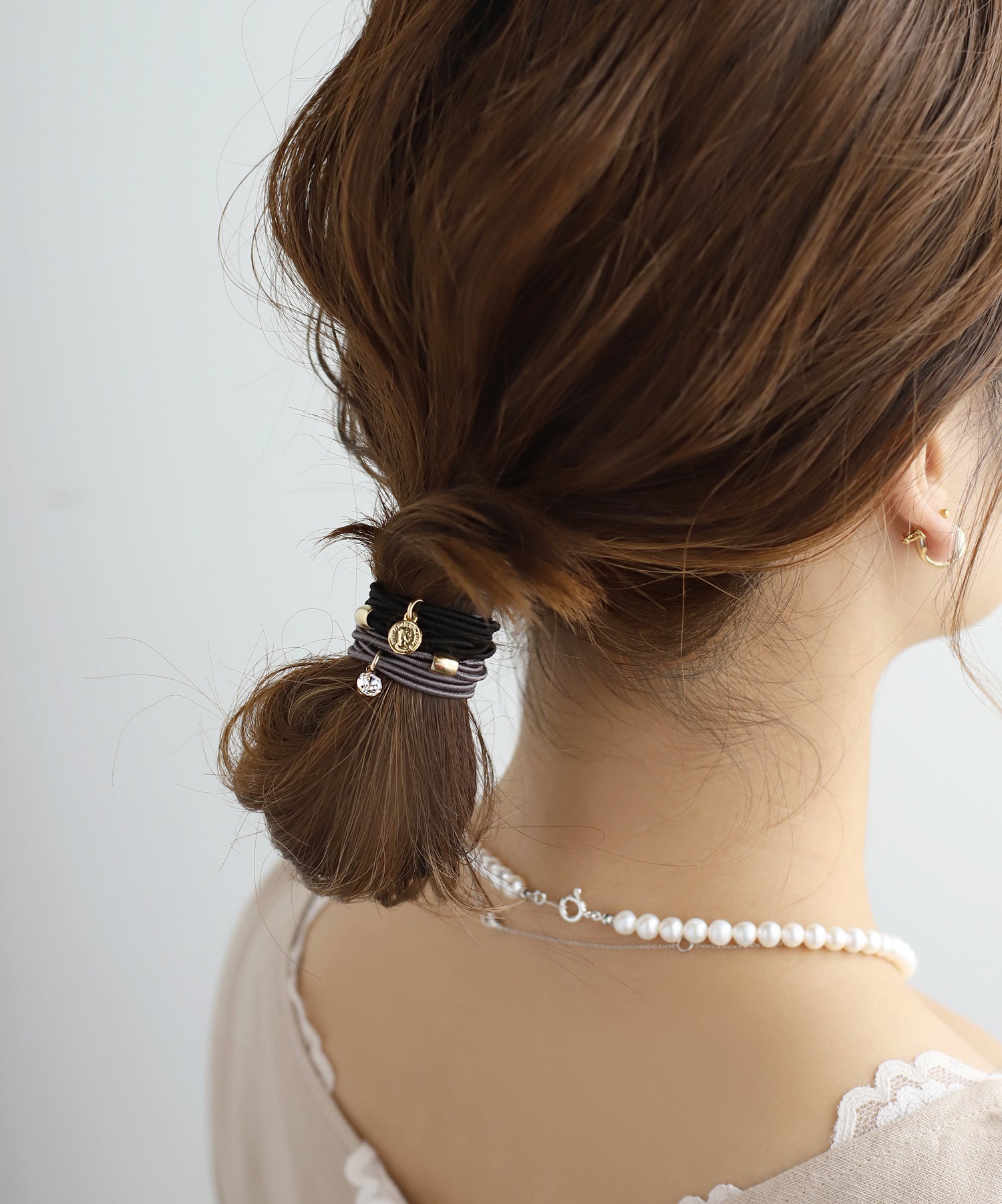 ANEMONE】コインとビジューのヘアゴム[2本セット]｜SANPO ONLINE