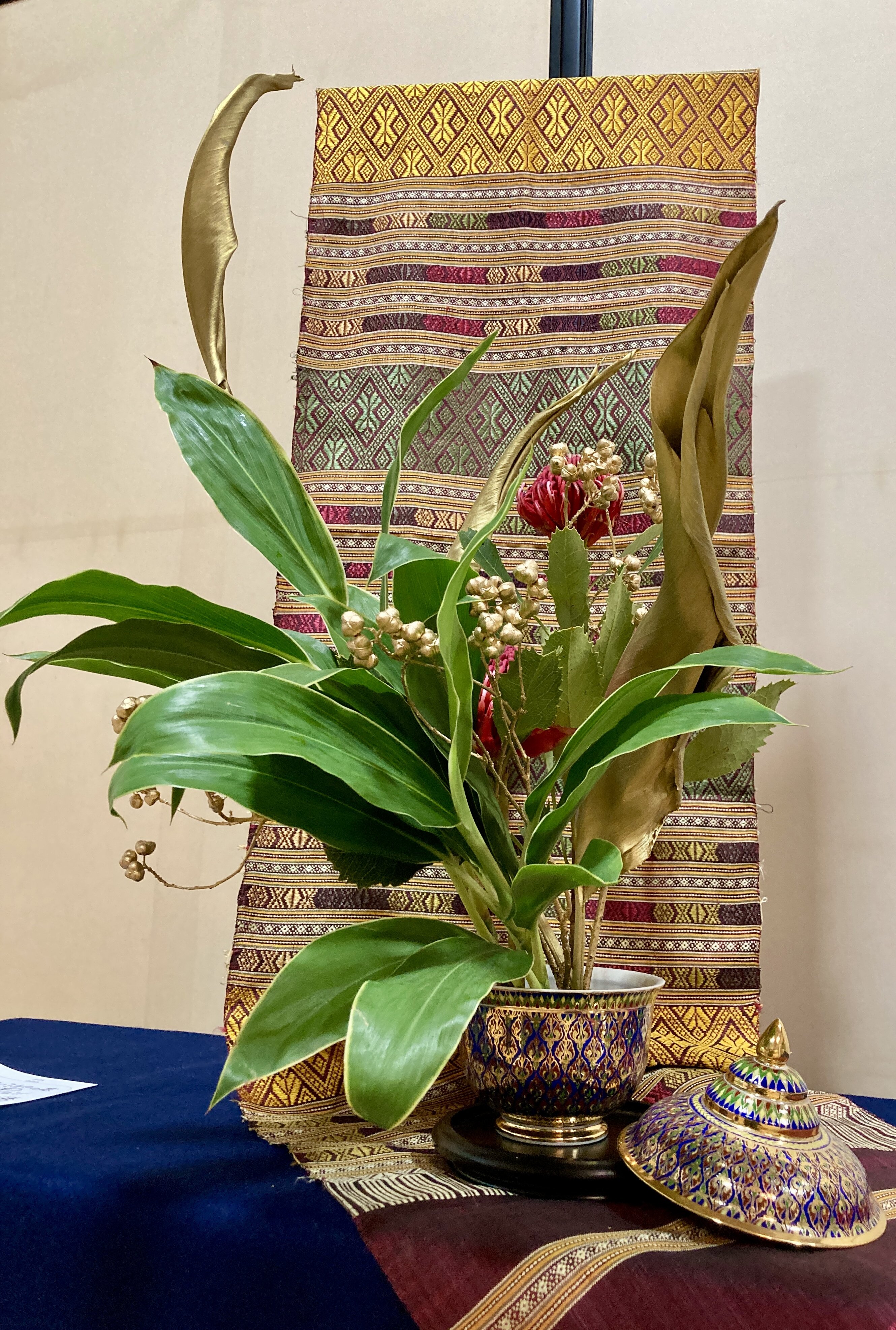 浅井宗巌さん友好の散華 ACA花展in「日・タイ文化フェス」 仏教聖地