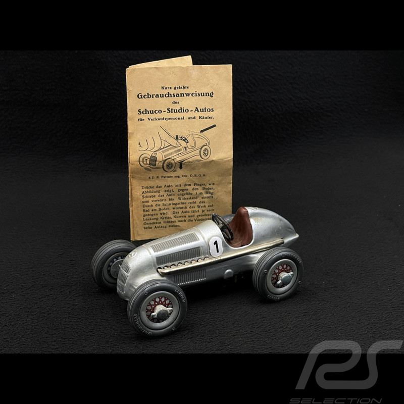 vintage-race-car-mercedes-