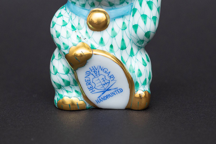 ヘレンド フィギュリン 招き猫（グリーン）を買い取りました｜ブランド