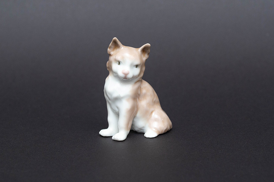 リヤドロ フィギュリン お座りした犬を買い取りました｜ブランド食器