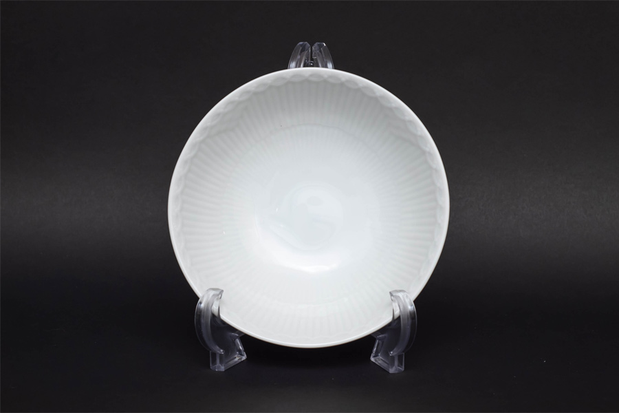 ロイヤル・コペンハーゲン ホワイトフルーテッドハーフレース 16cm