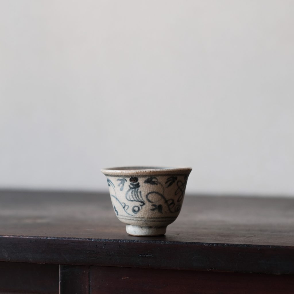 明朝 景徳鎮窯 青花八宝文盃 | 骨董と詩学 Antique & Poetics | 蛇韻律