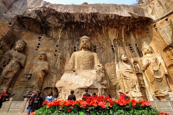 世界遺産】龍門石窟とは？｜中国一美しいお顔立ちの仏像