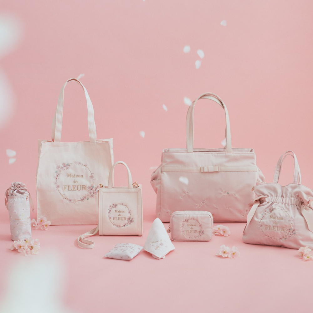 お花見にぴったり！バックやポーチなどの桜アイテムが登場