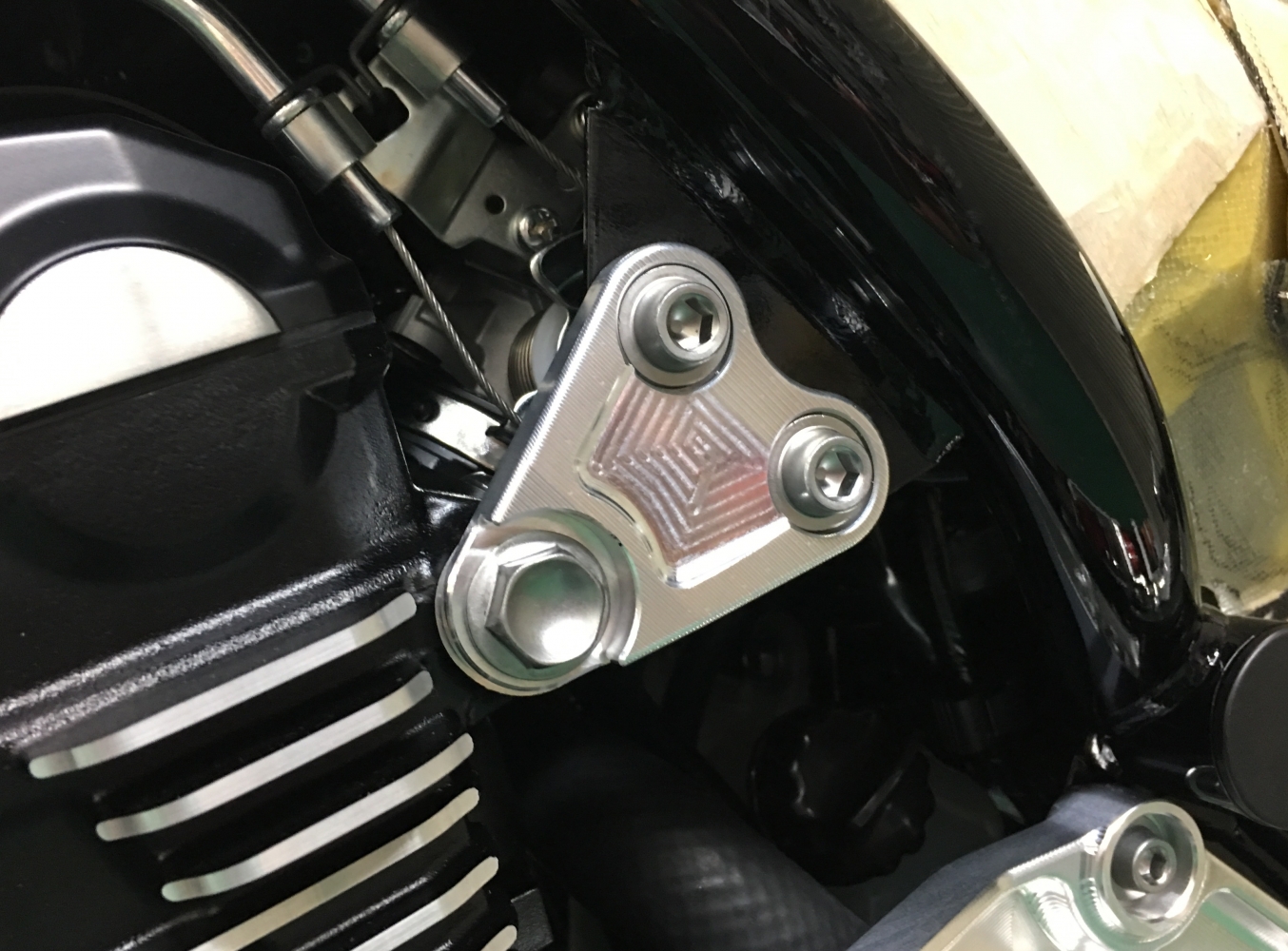 K-FACTORY ONLINE SHOP / エンジンハンガーセット・フロント用 （Z900RS）