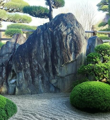 楽天市場】【送料無料】【自然の美を庭に】阿波の白青石3石SET【庭石