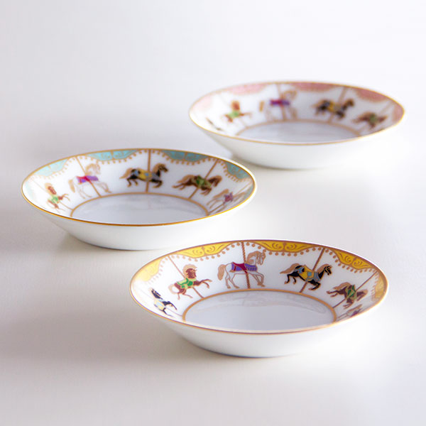 大倉陶園 回転木馬 10cmディッシュ 1901/50CS（ﾎﾜｲﾄ）