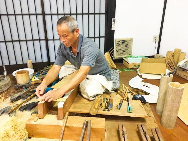 全国シェアなんと9割！300年以上受け継がれた伝統工芸「高島扇骨」の