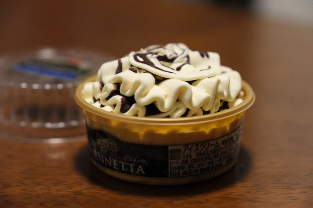 話題の「ビエネッタ」カップ版を食べていたら │ けんさむの熊本紹介