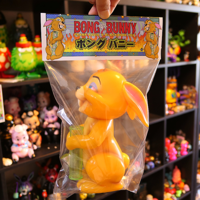 BlackBook Toyが「Bong Bunny OG」「Piggums GIG」を受注販売