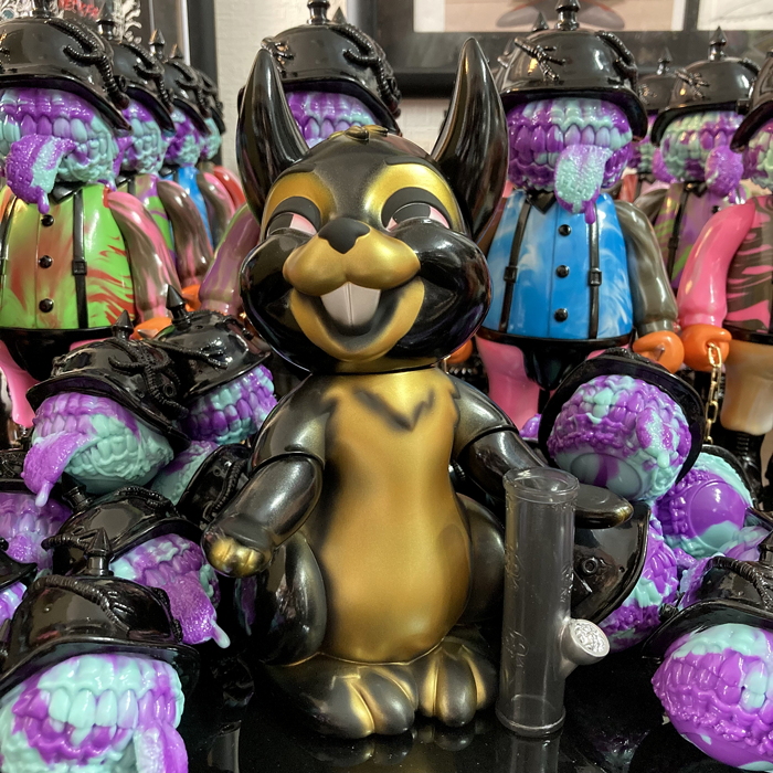 BlackBook Toy10周年企画、第6弾はFrank Kozik氏との「Bong Bunny