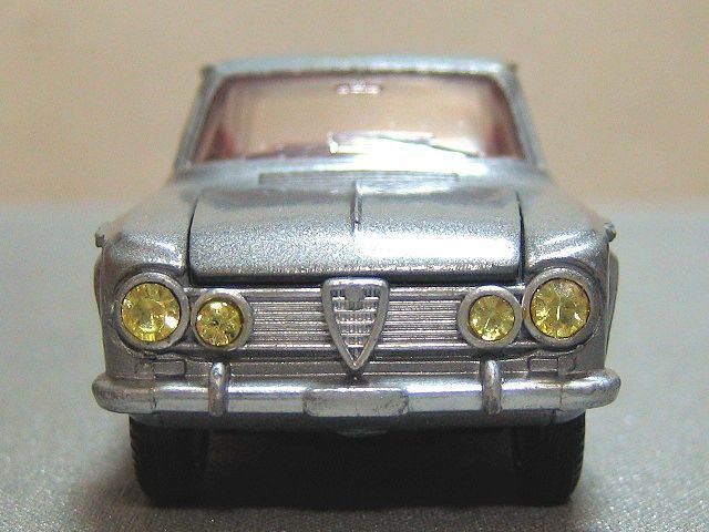 Dinky Toys ディンキー アルファロメオ ジュリア1600 当時物 Dinky Toys ディンキー アルファロメオ ジュリア1600 当時物 - メルカリ