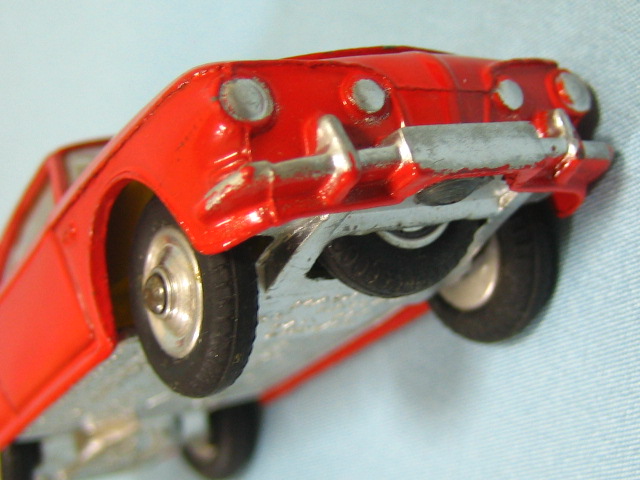 CORGI TOYS(コーギー)ミニカーVW1500 Karmann Ghia Amazon | CORGI