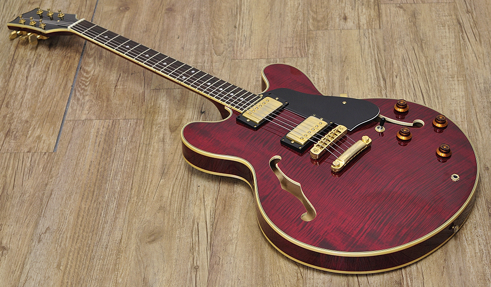 Samick-ES-335-モデル.jpg