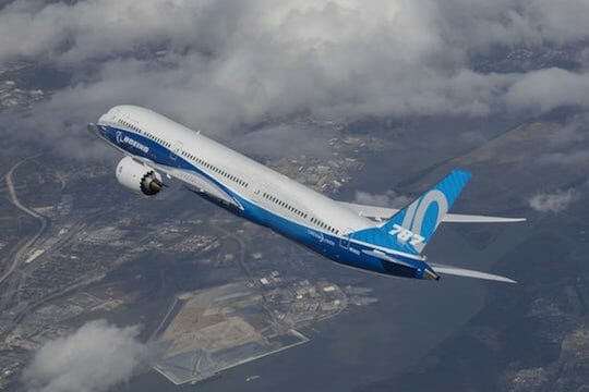 ボーイング「787-10」、サウスカロライナにて初飛行を実施