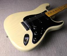 Fender(フェンダー)、ストラトキャスター・タイプ、アッシュ