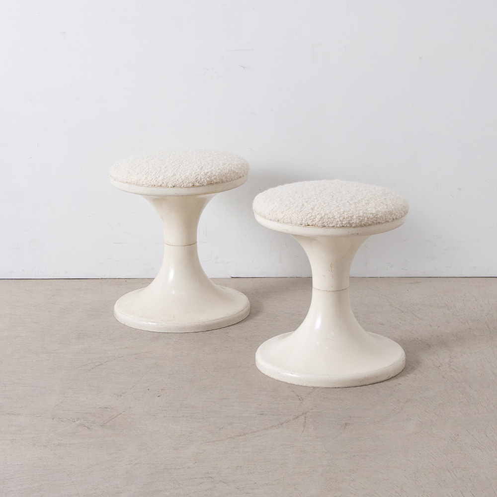 stoop | Space Age Stool in Plastic and Fabric