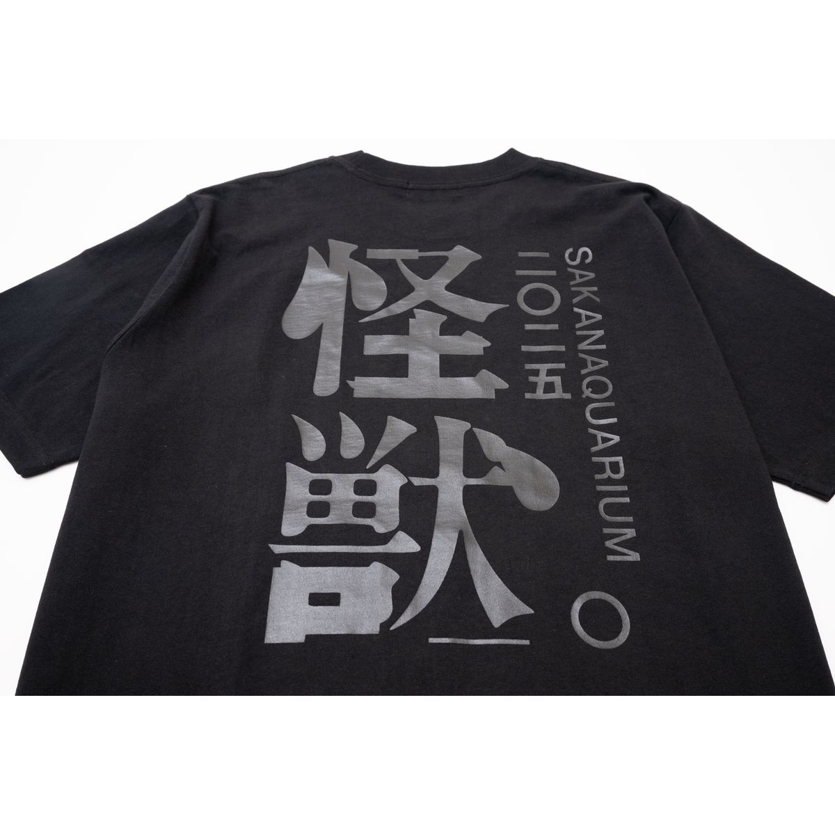 商品詳細ページ | sakanaction ONLINE STORE | “怪獣” FOAM TEE / BLACK