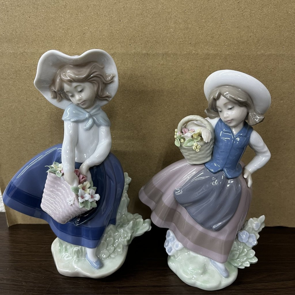 リヤドロ 陶器製少女像 青色と白色 リヤドロ 陶器製少女像 青色と白色