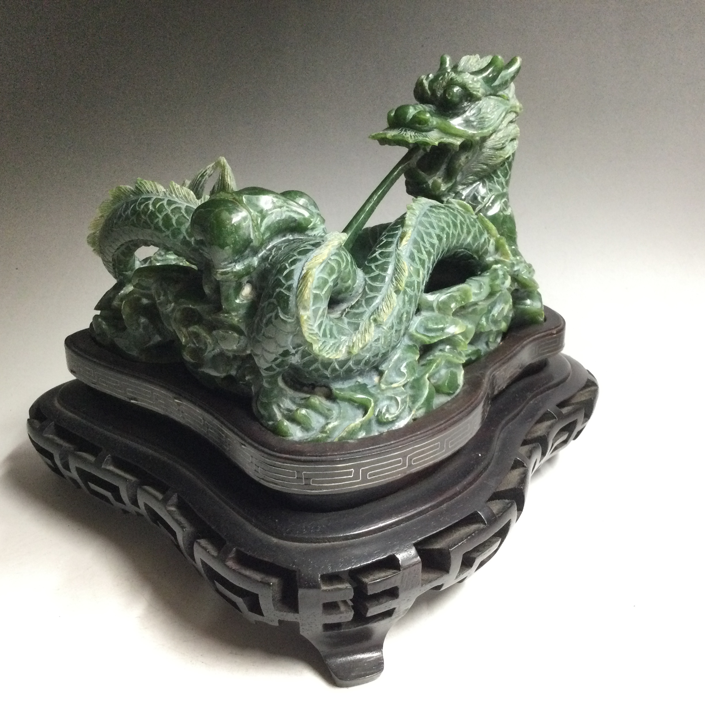 翡翠彫刻 龍 置物 買取いたしました♪ | 買取サービスTOP