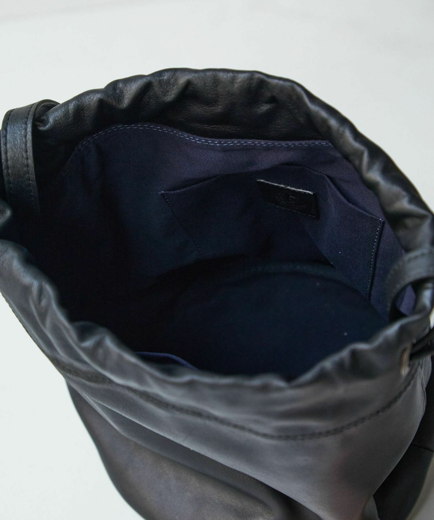 レザー巾着Bag｜BIGI online store - ビギ オンラインストア