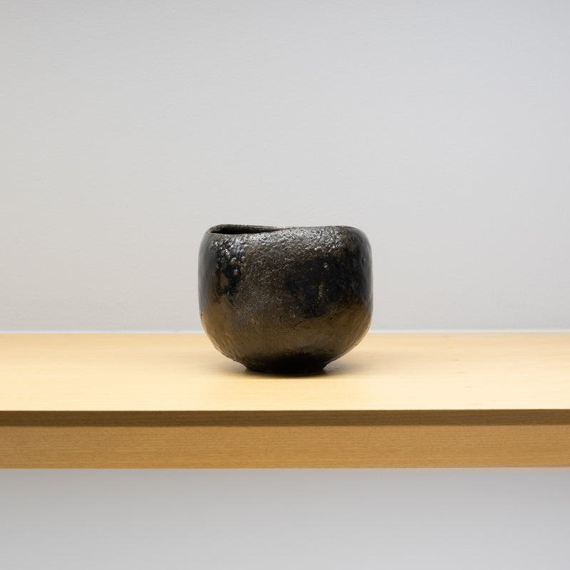 加藤亮太郎 / 引出黒茶碗（一点物） – HULS GALLERY TOKYO | 現代工芸