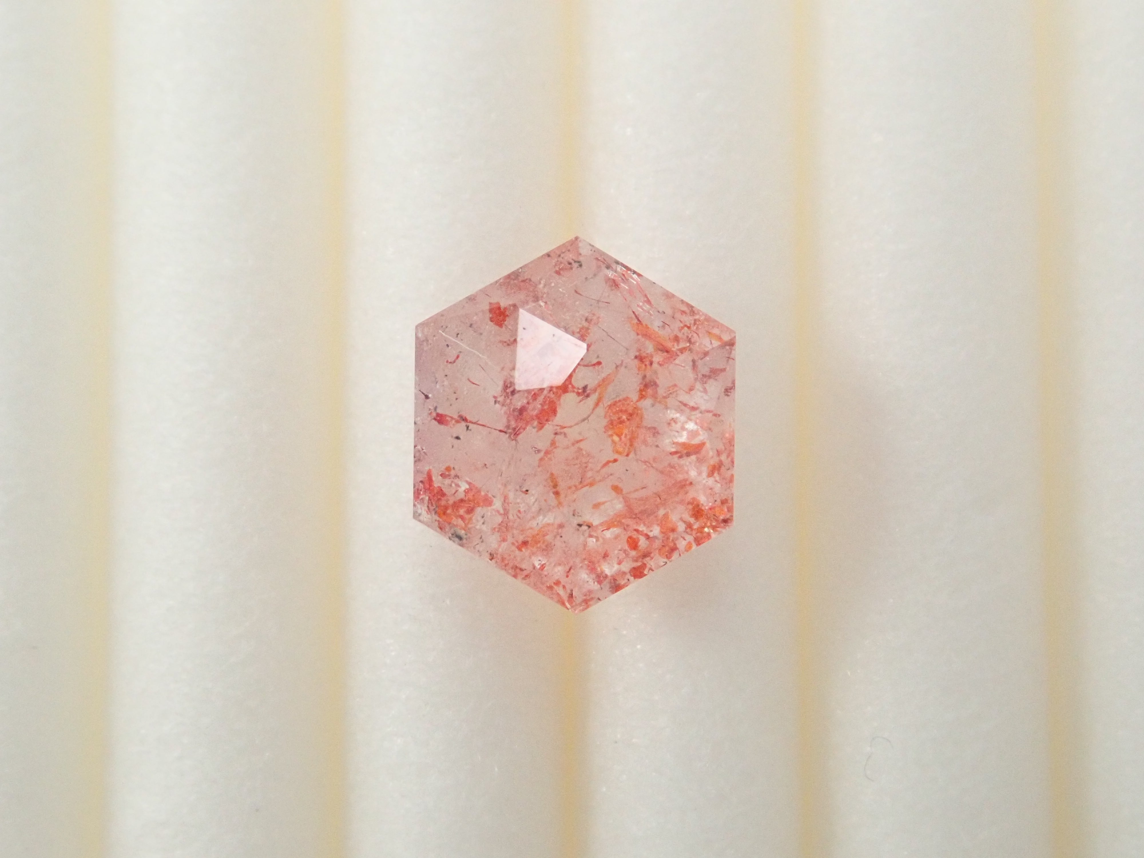 ブラジル産レピドクロサイトインクォーツ 0.608ctルース