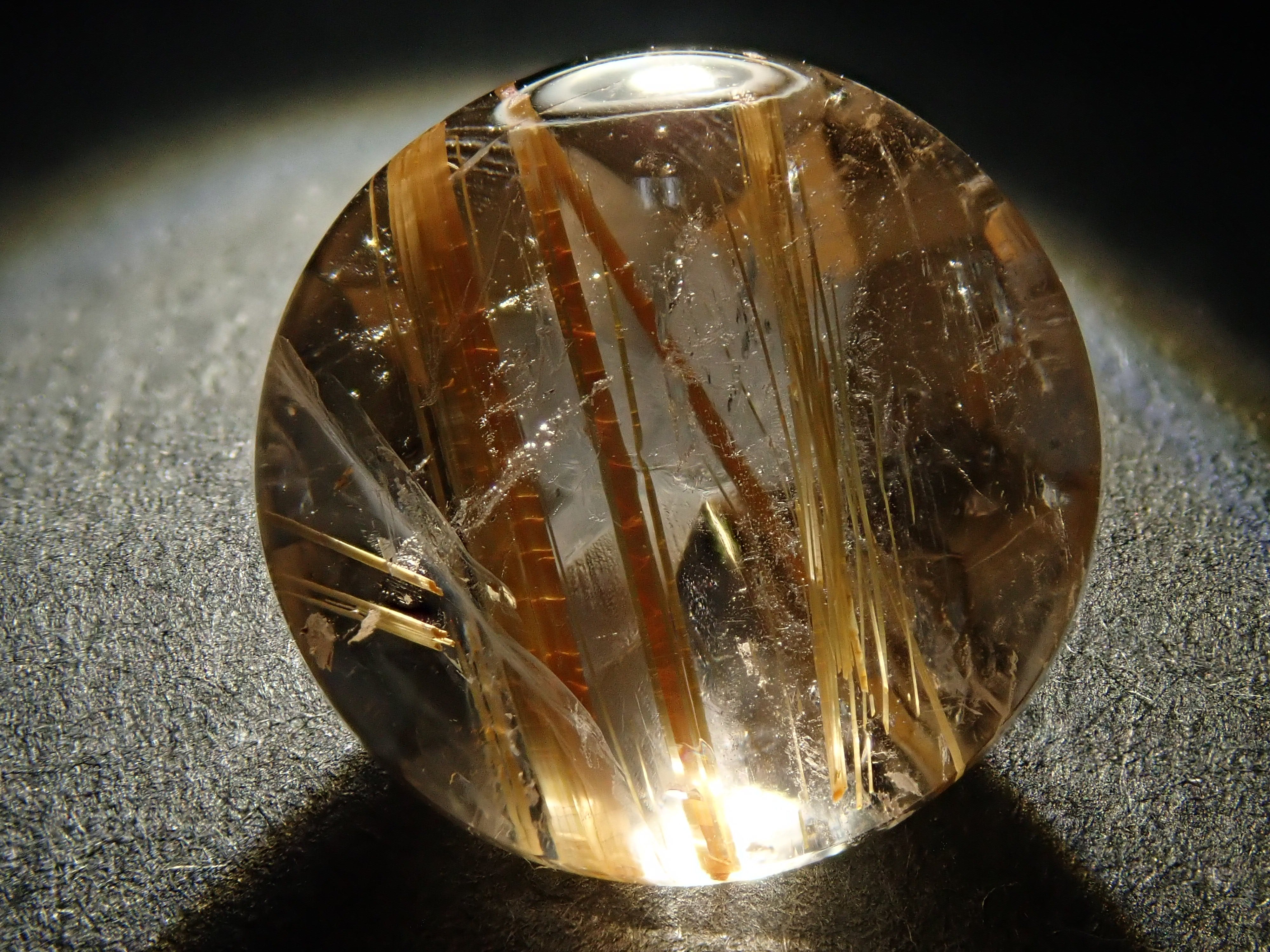 ブラジル産ルチルクォーツ（ルチルレイテッドクォーツ） 12mm/6.709ct