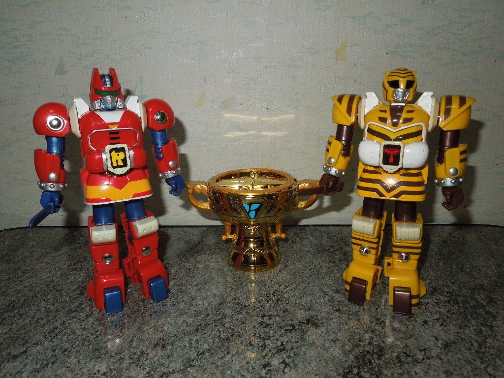 テツワン探偵ロボタック ロボタック＆トラボルト金のランドツール 装着