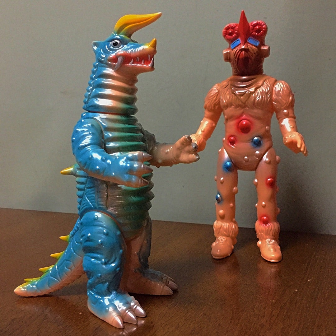ナックル星人とブラックキング ブルマァク 復刻版 | 怪獣玩具とカタナ