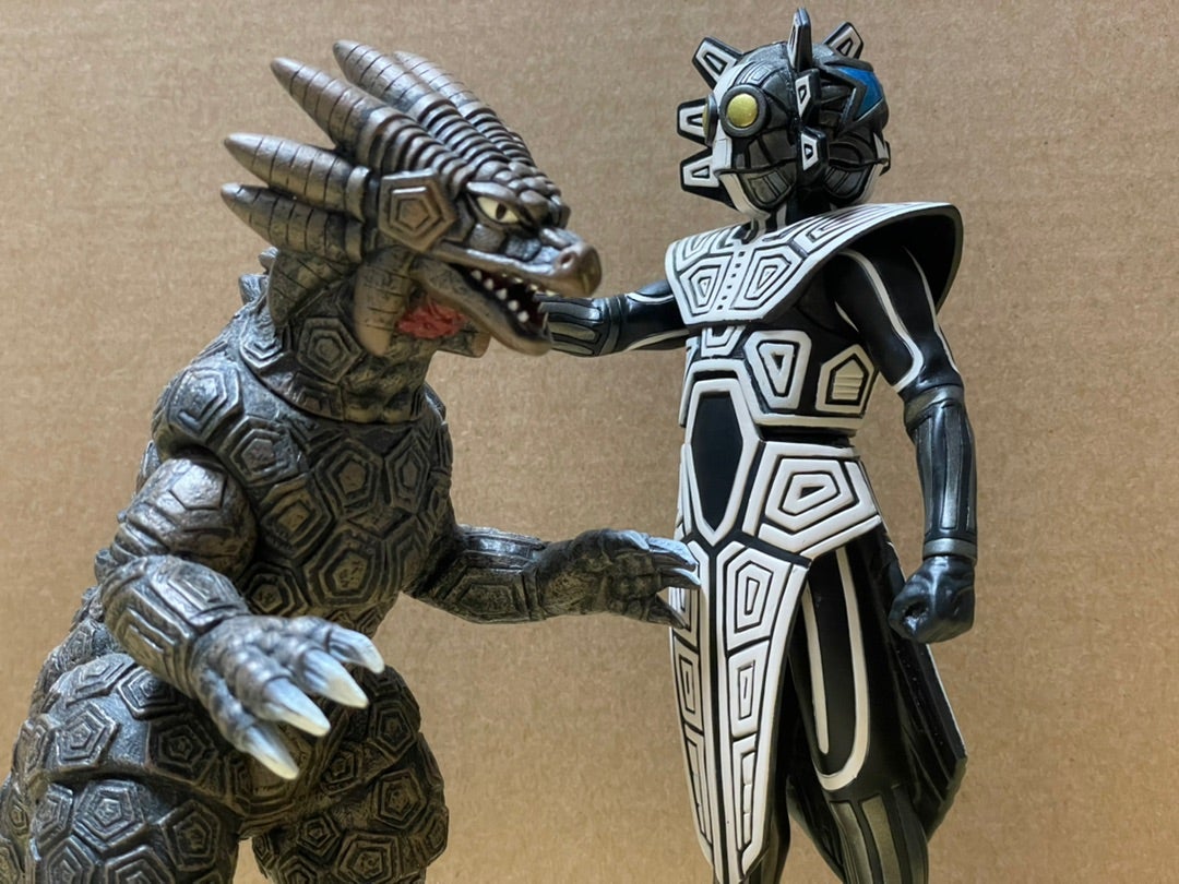 三面異次元人 ギギ | 怪獣玩具に魅せられて