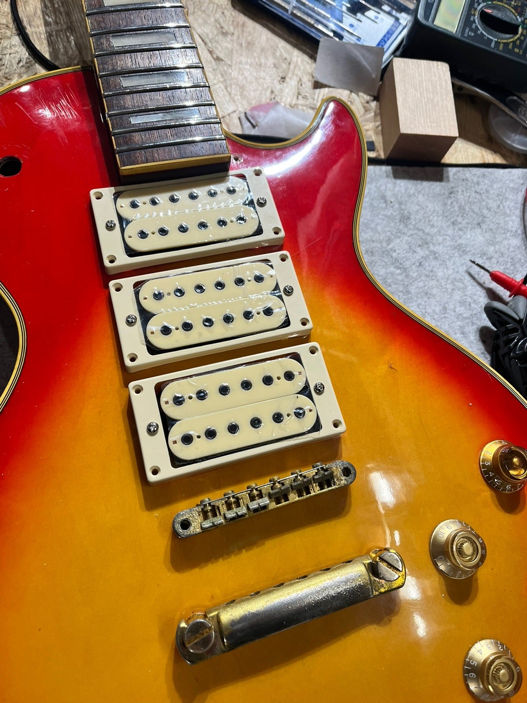 Juno レスポールタイプ 3ハム化 (その3) PUの試着 | ギターいじりは