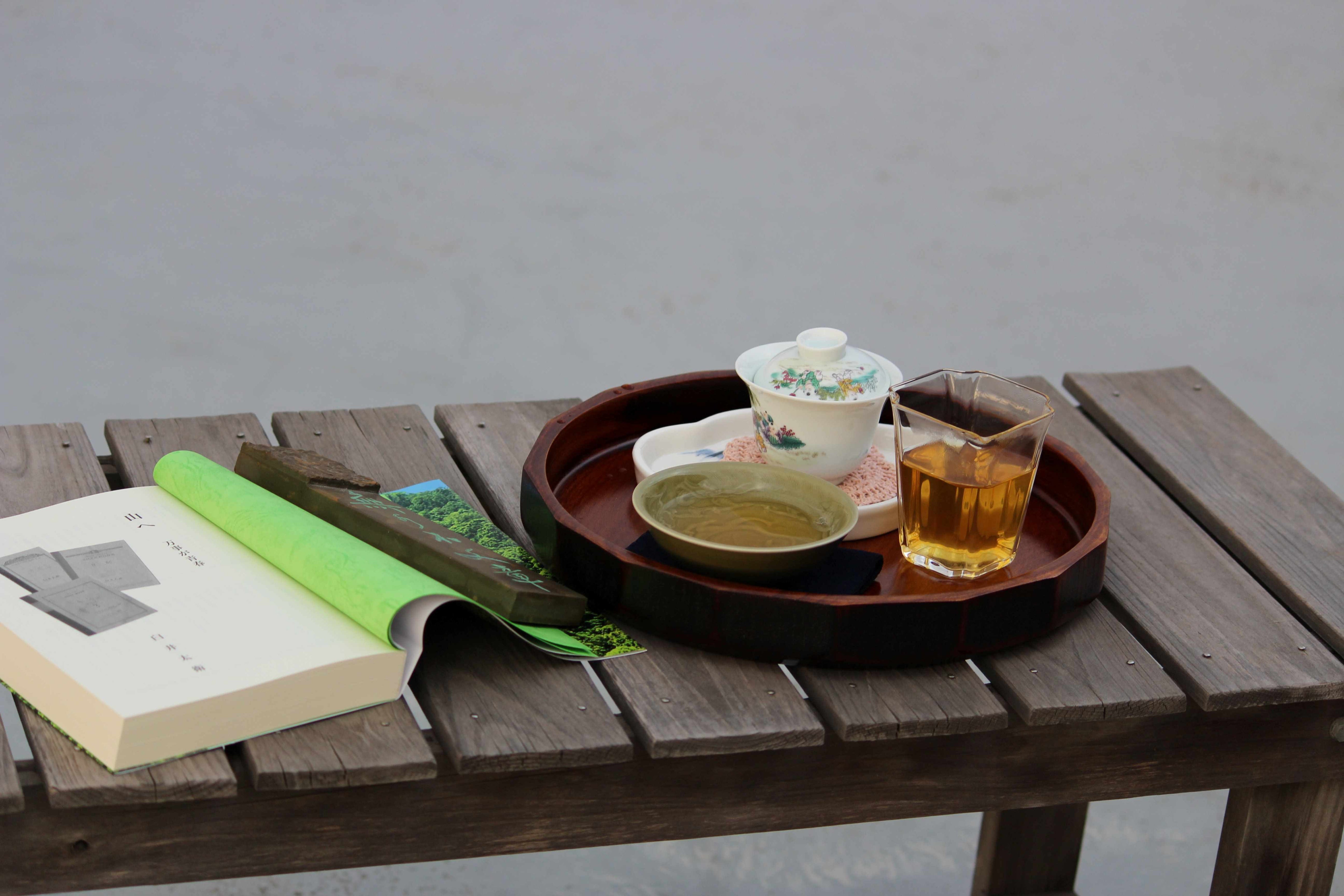九秋風露越窯開～仿越州窯秘色（ひそく）青磁飲杯 | 船橋茶文化資料館