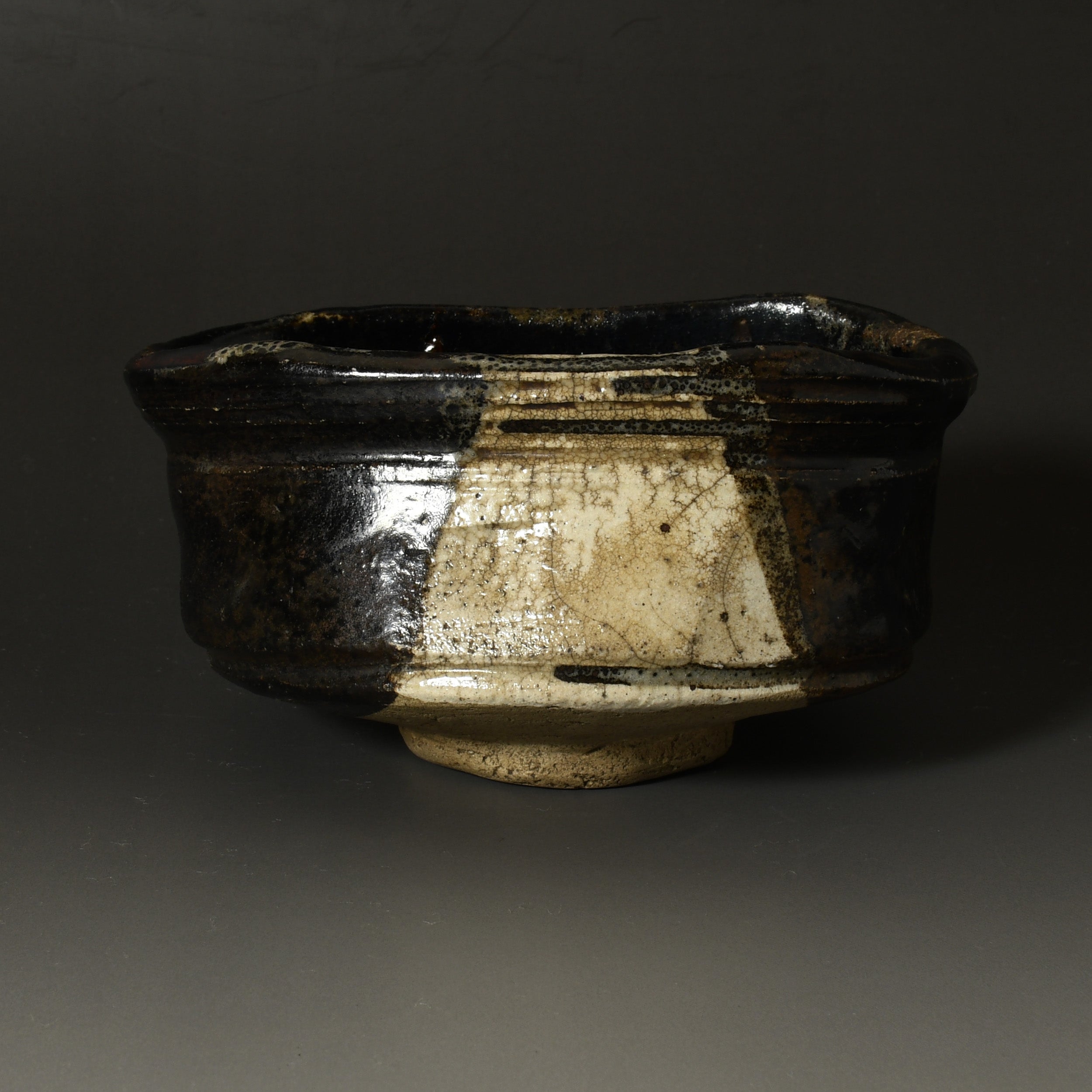 黒織部沓形茶碗 | 古美術花地蔵日記 / アート・骨董品