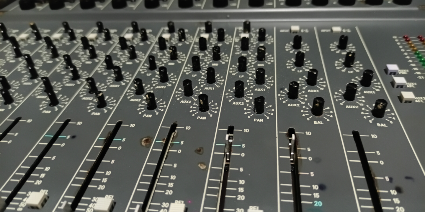 Soundcraft spirit folio 12/2 整備 | ムラサキノオト