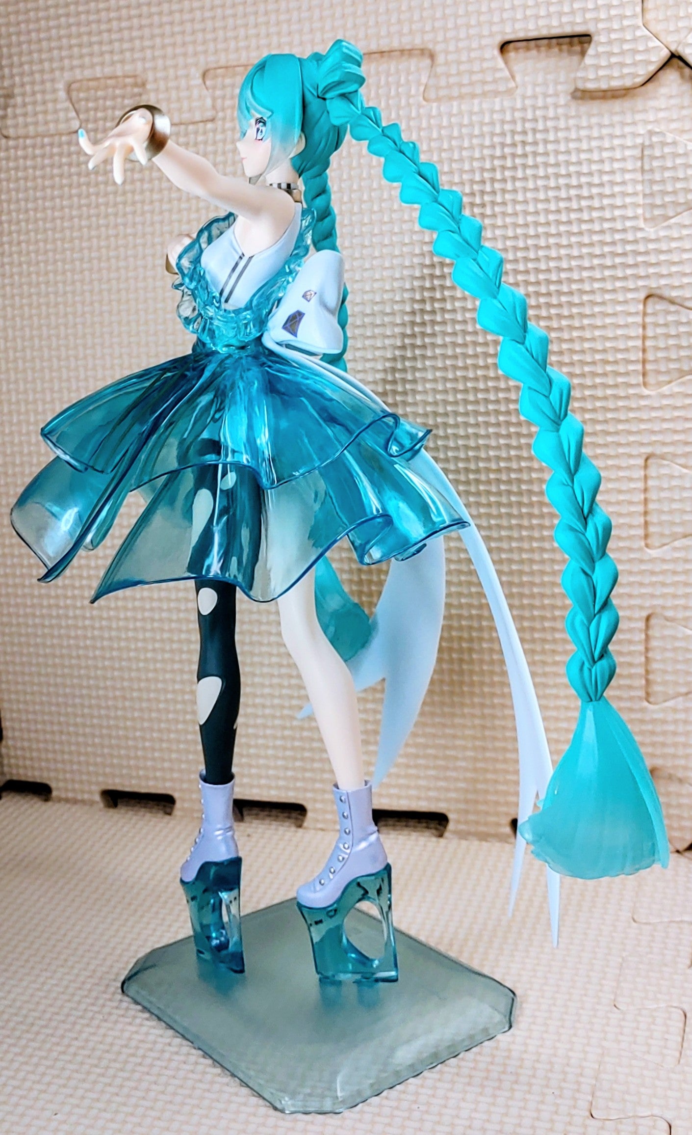 フィギュアレビュー】初音ミク BPEV Clearluxe-EmeraldGem-フィギュア