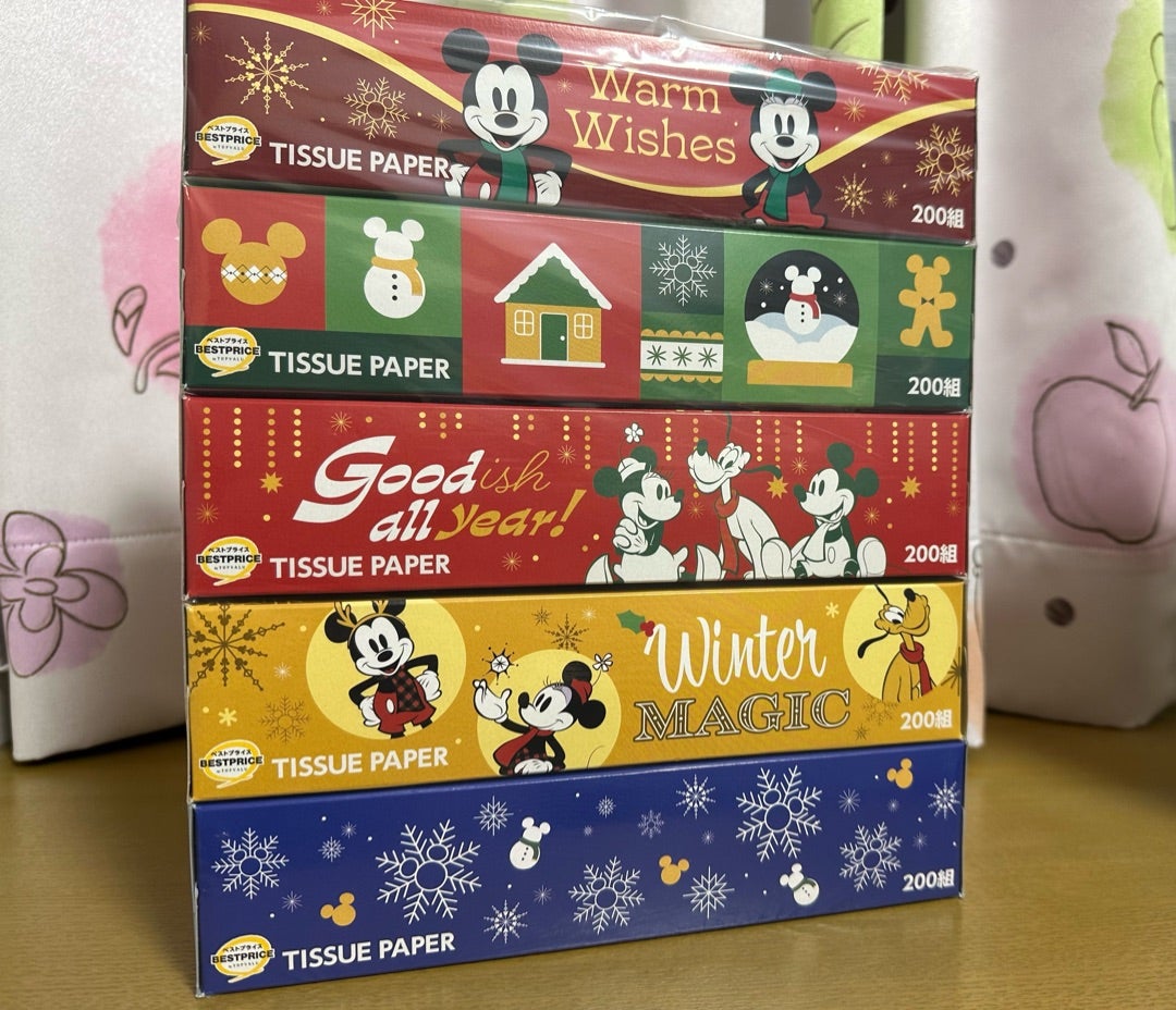娘に買って来てもらったクリスマス柄のディズニーティッシュBOX | 遠方