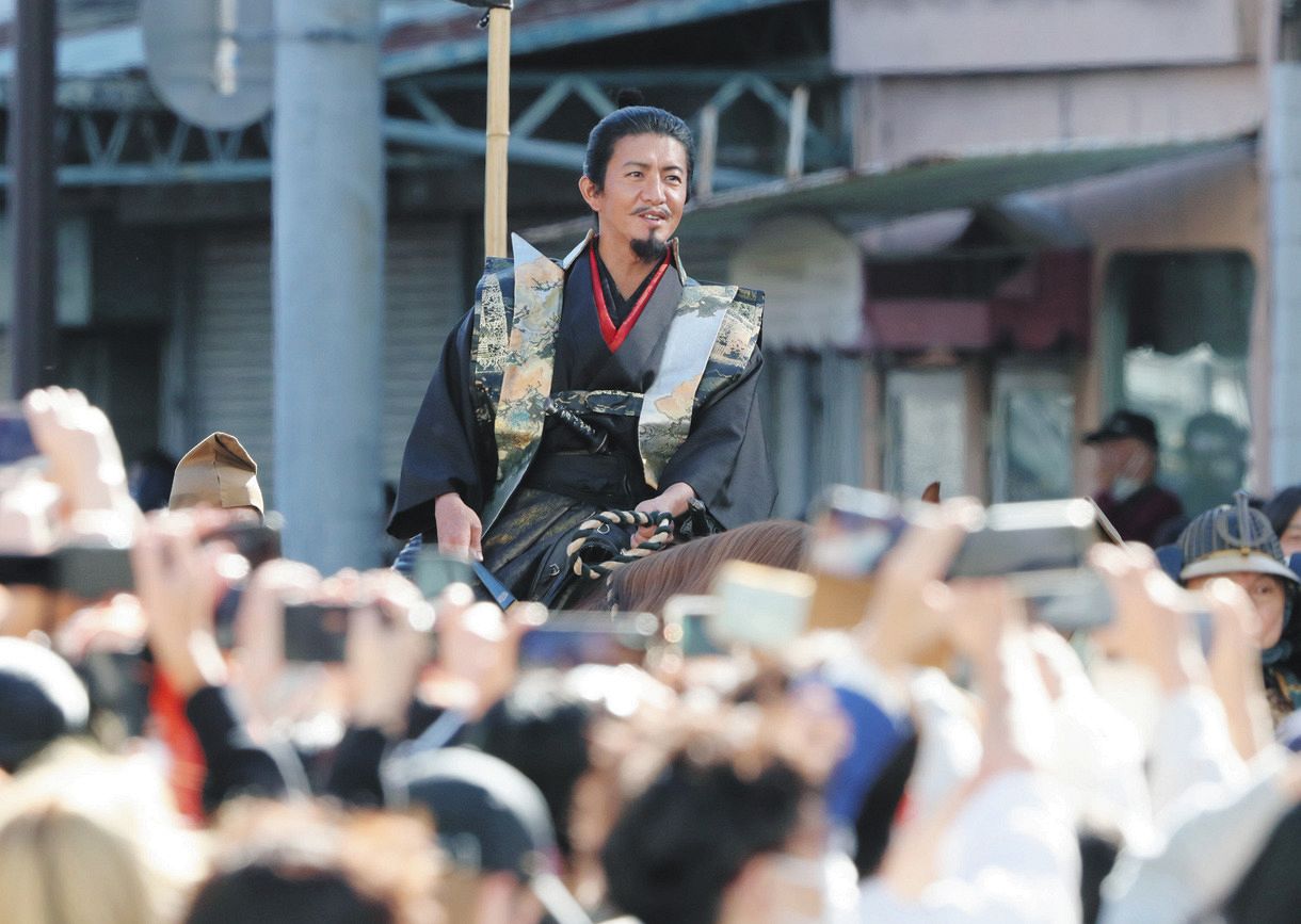 キムタク信長に武将姿の岐阜市長も感謝 「素晴らしいプレゼントを