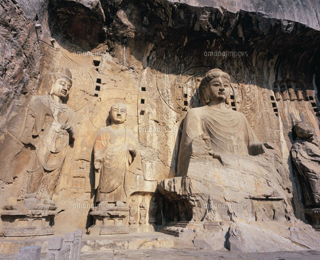 龍門石窟 奉先寺洞 盧舎那仏[25058011045]の写真・イラスト素材