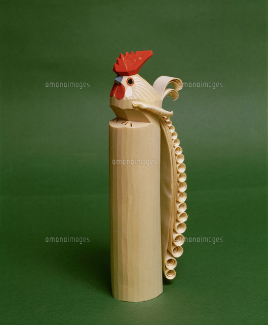 笹野一刀彫 ニワトリ[25978000740]の写真・イラスト素材｜アマナイメージズ