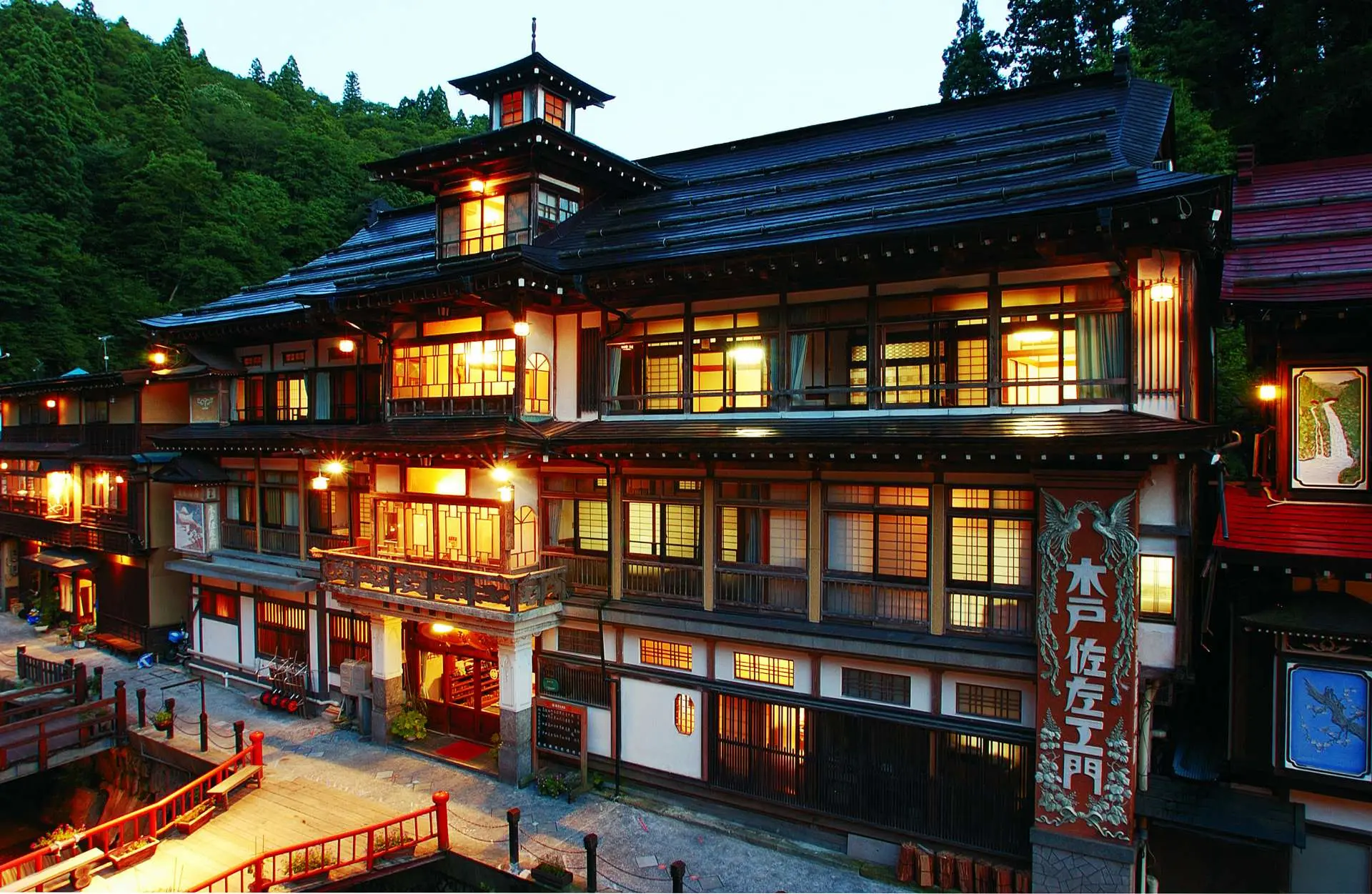 能登屋旅館 - 宿泊プラン、アクセス & 周辺情報 | GOOD LUCK TRIP