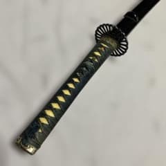 上級模造刀(下緒無し) 濃緑柄 菊花透し丸鍔 濃緑呂鞘 - メルカリ