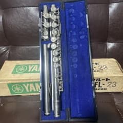 ヤマハ フルート YFL-23 YAMAHA 初心者向け 入門用 ケース付き - メルカリ