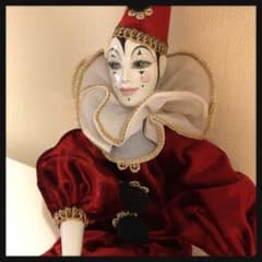 ドイツ ハンドメイドピエロ 指先まで美しい繊細な磁器人形 限定品
